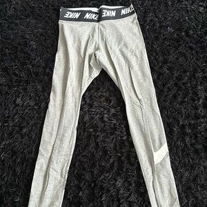 NIKE Leggings